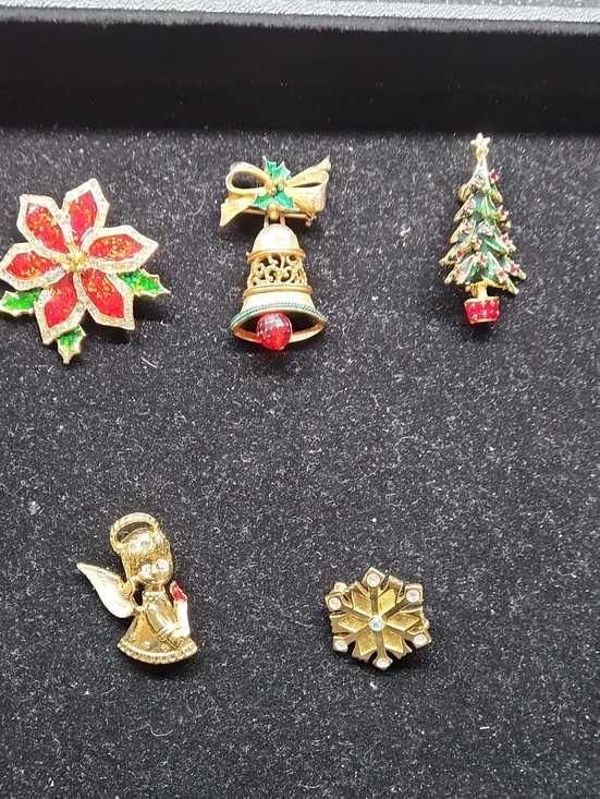 Jewelry - Gold-Tone Holiday Brooche Bundle